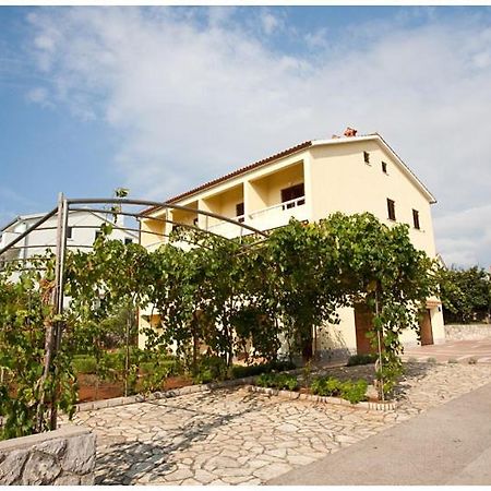 Apartment & Room Dinka, Krk Крк Экстерьер фото