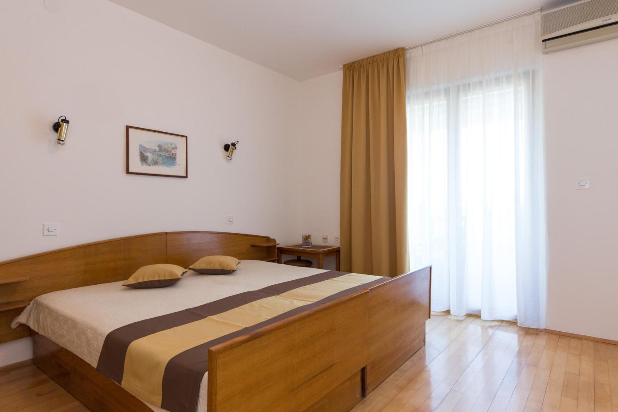Apartment & Room Dinka, Krk Крк Номер фото