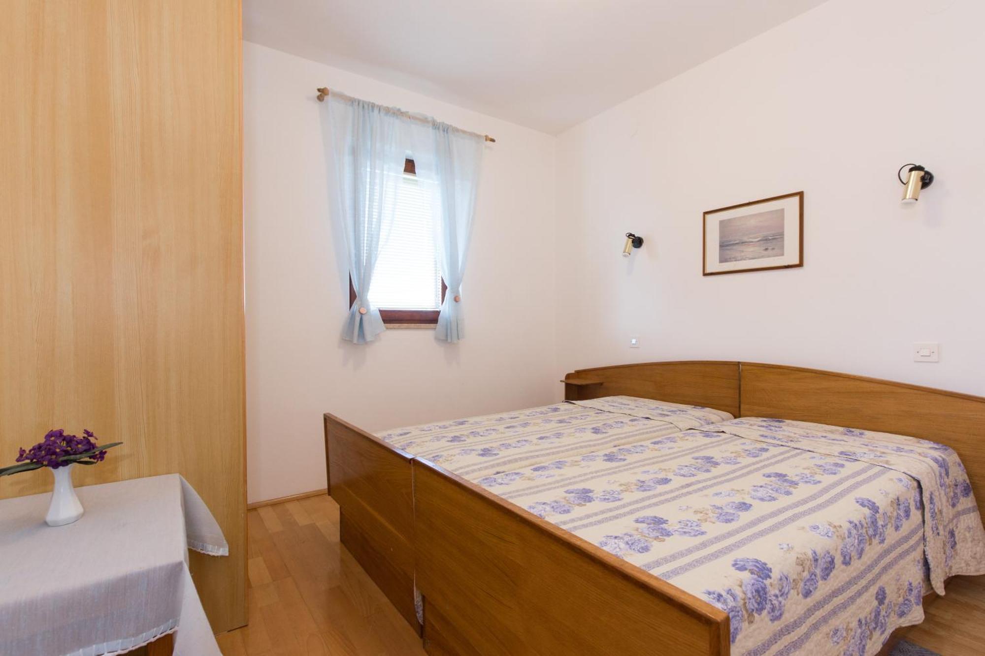 Apartment & Room Dinka, Krk Крк Номер фото